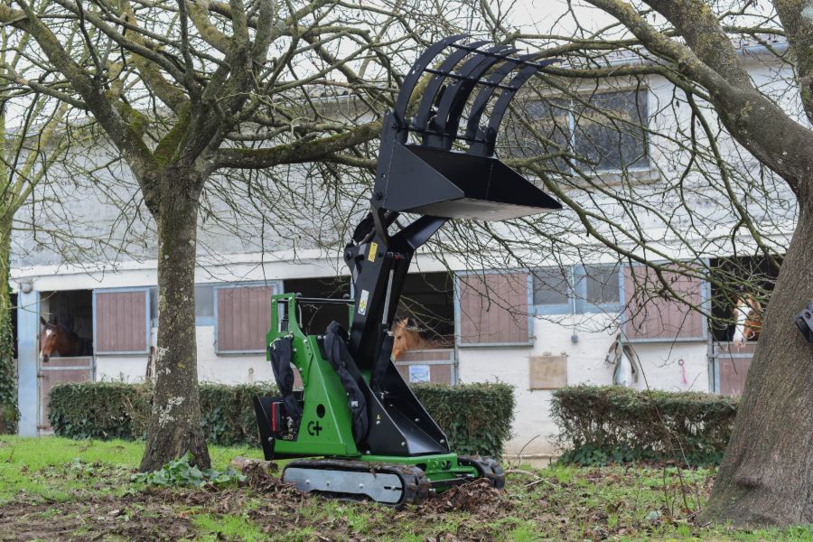 mini ekskavatori Criquet MC72 02